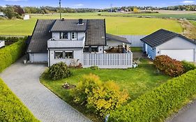 Hyggelig Enebolig Pa Notteroy, Rett Ved Golfbane